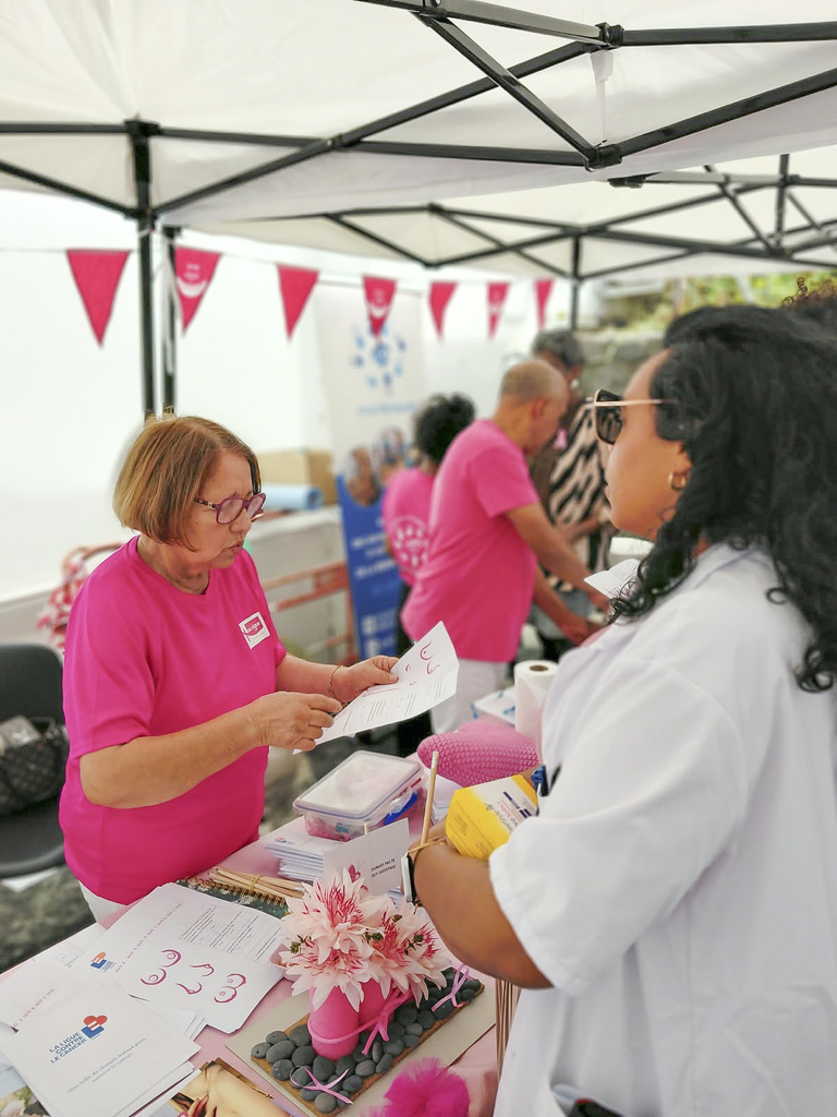 Octobre Rose : la Clinique Sainte-Clotilde mobilisée pour sensibiliser au dépistage du cancer du sein